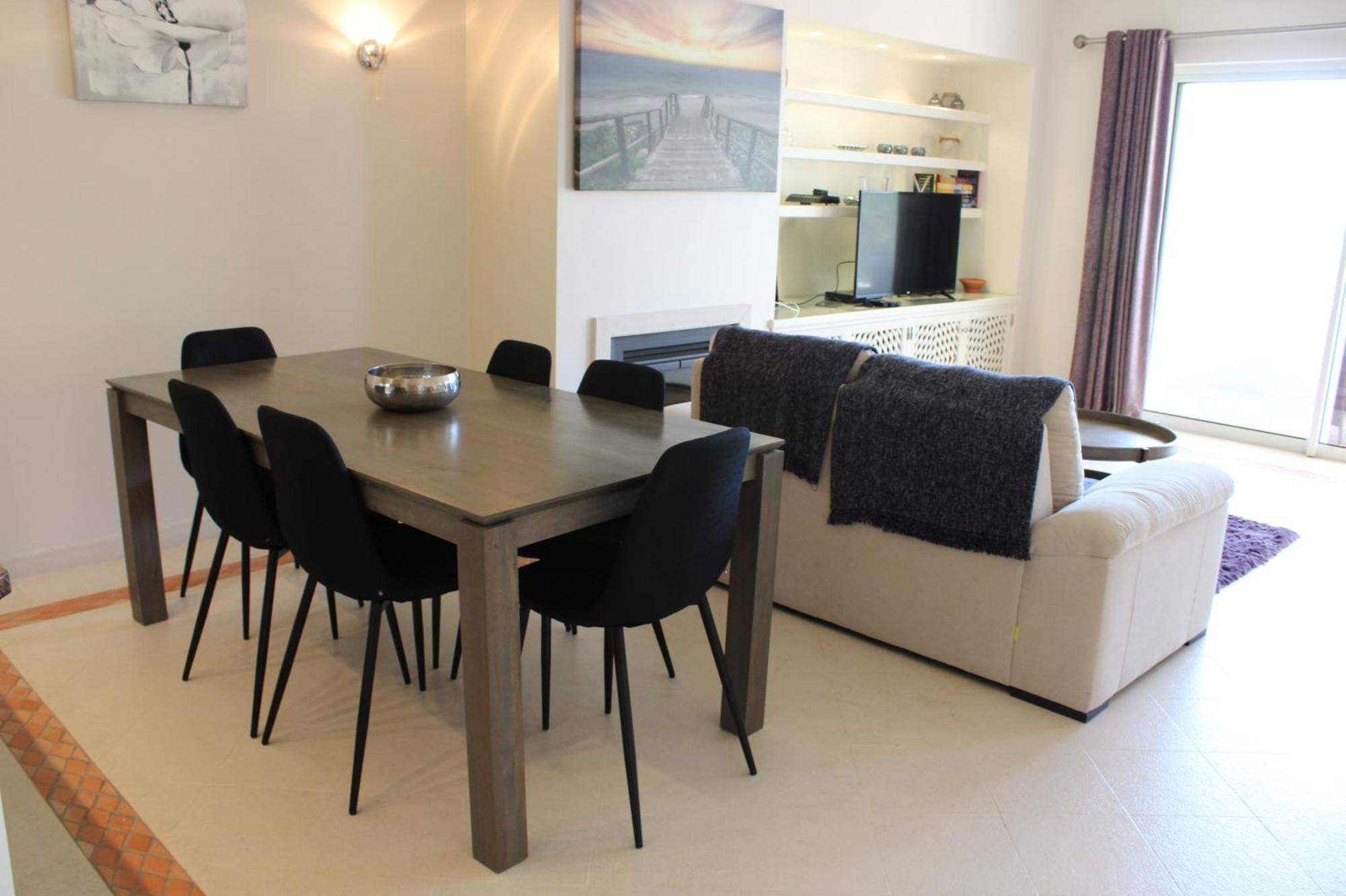 Luxury 2 Bedroom Apartment With Private Garden 알만실 외부 사진